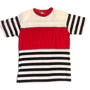 80s90s striped red and black cotton tee with shoulder pads (small hole)